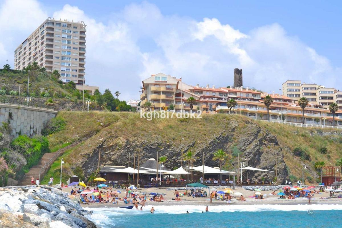 Beach And Pool Holidays At The Grand Coloso Apartment Benalmadena Exterior photo