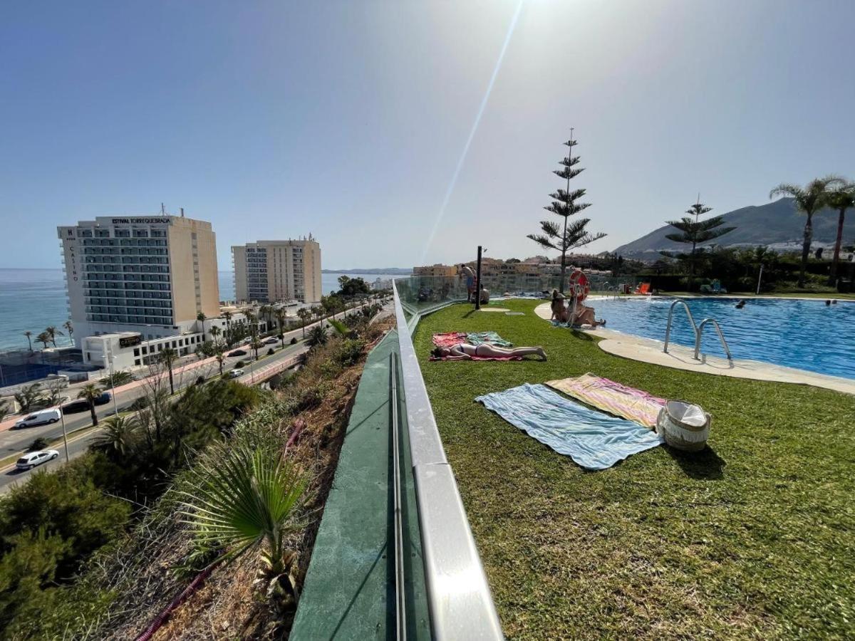 Beach And Pool Holidays At The Grand Coloso Apartment Benalmadena Exterior photo