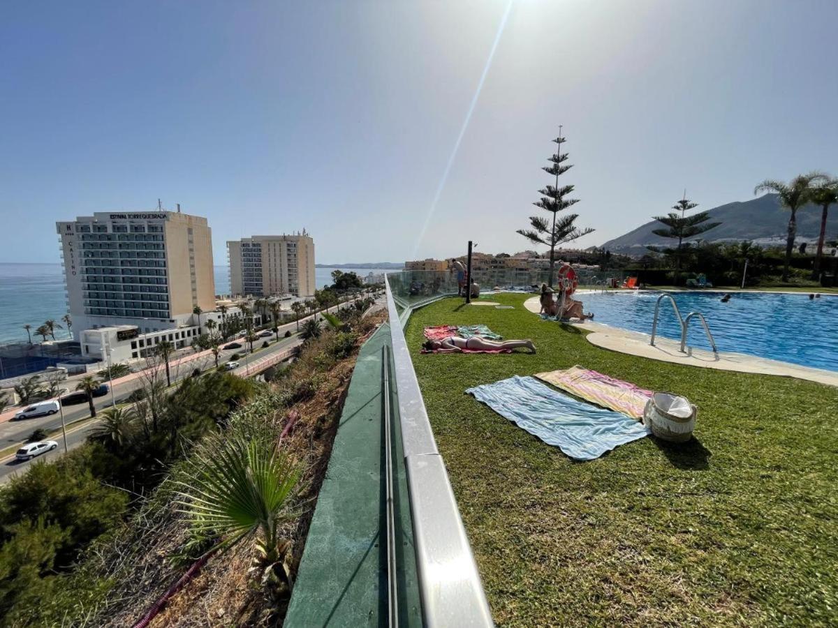 Beach And Pool Holidays At The Grand Coloso Benalmadena Exterior photo