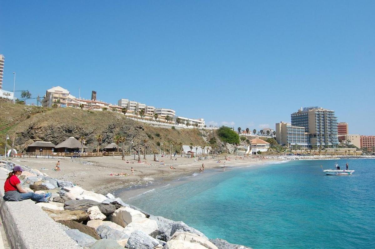 Beach And Pool Holidays At The Grand Coloso Apartment Benalmadena Exterior photo